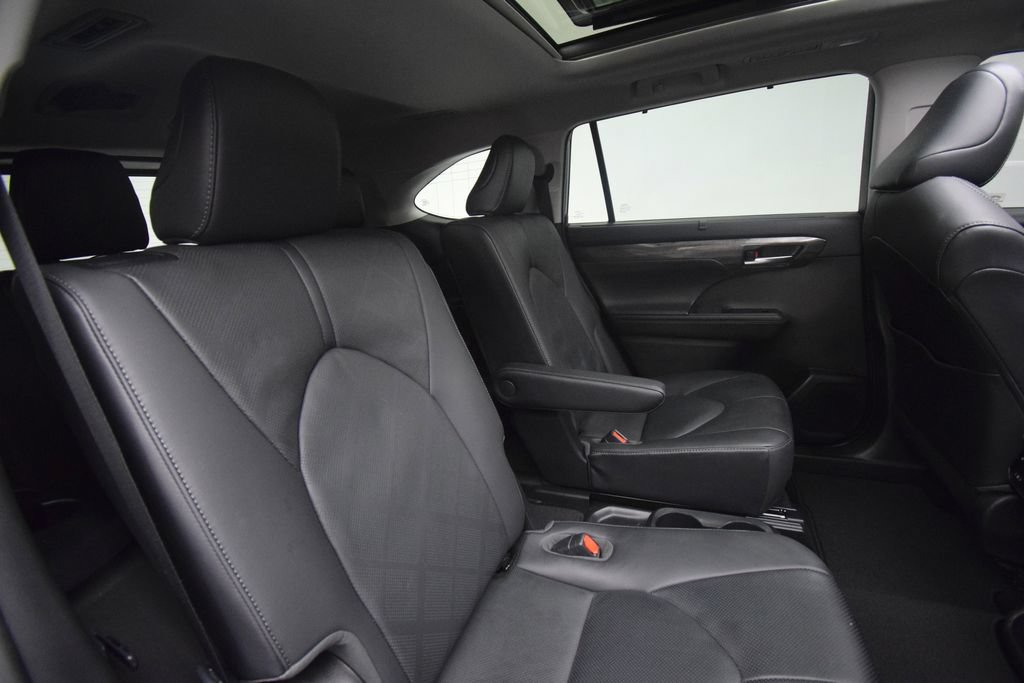 Used 2020 Toyota Highlander Platinum AWD/4WD image 26