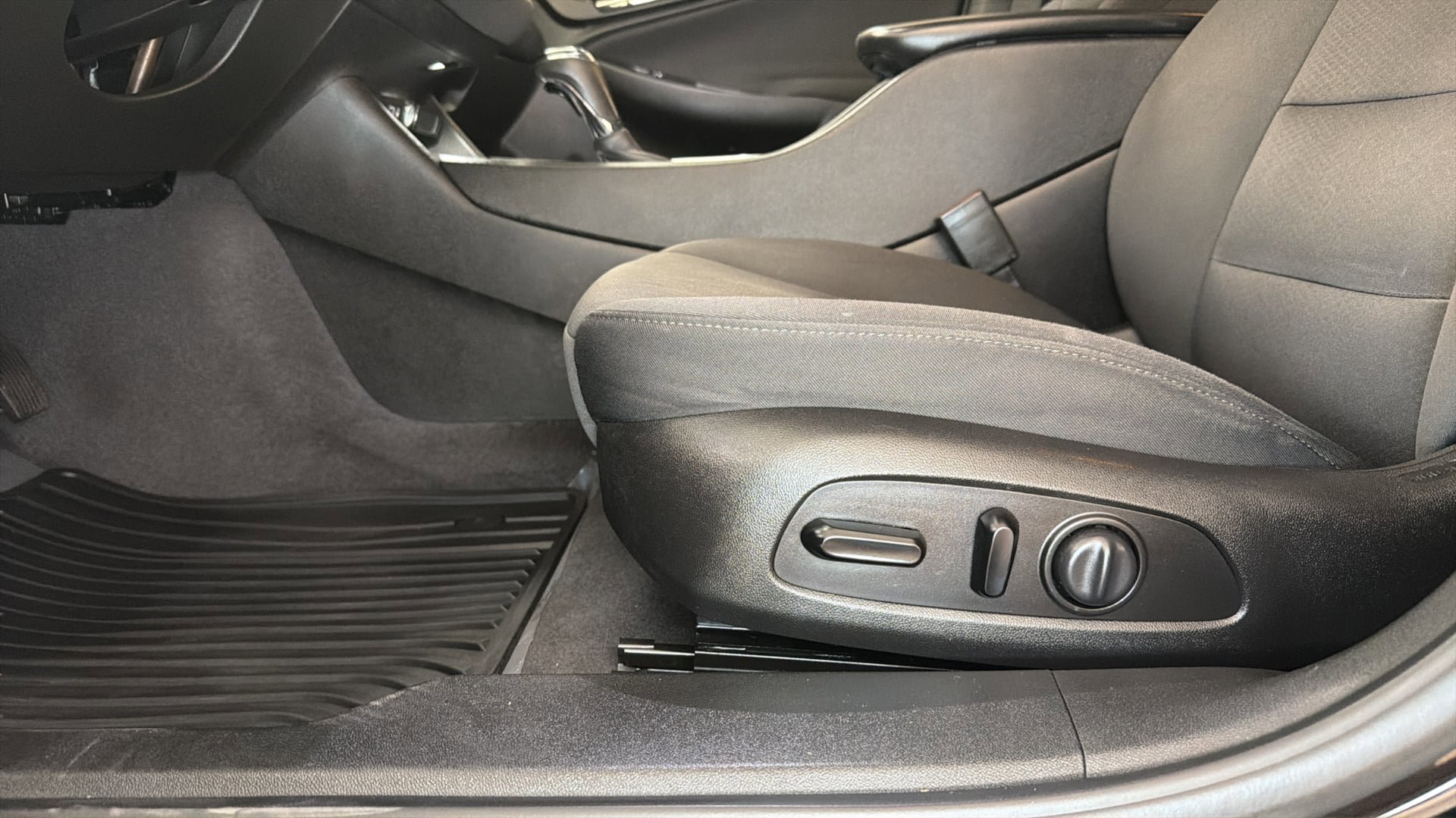 Used 2019 Chevrolet Malibu LT w/ Driver Confidence Package FWD image 20