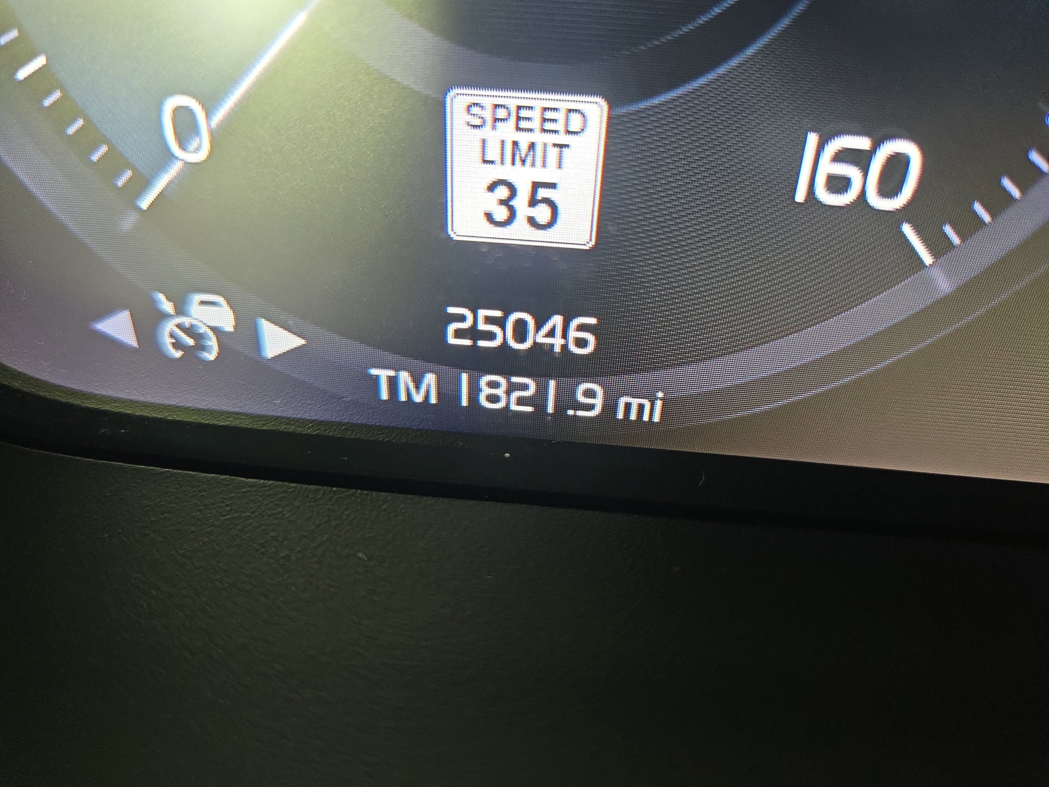 Used 2022 Volvo XC40 T5 R-Design w/ Advanced Package image 18