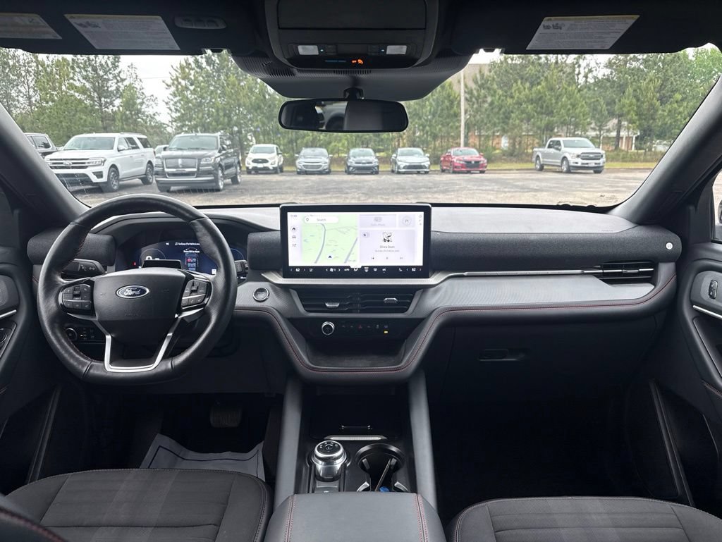 Used 2025 Ford Explorer ST-Line w/ ST-Line Street Pack AWD/4WD image 2