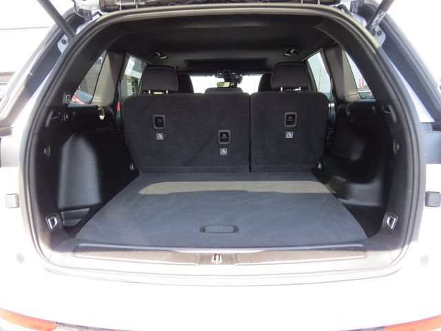 Certified 2024 Jeep Grand Cherokee Laredo X w/ Luxury Tech Group I RWD image 11