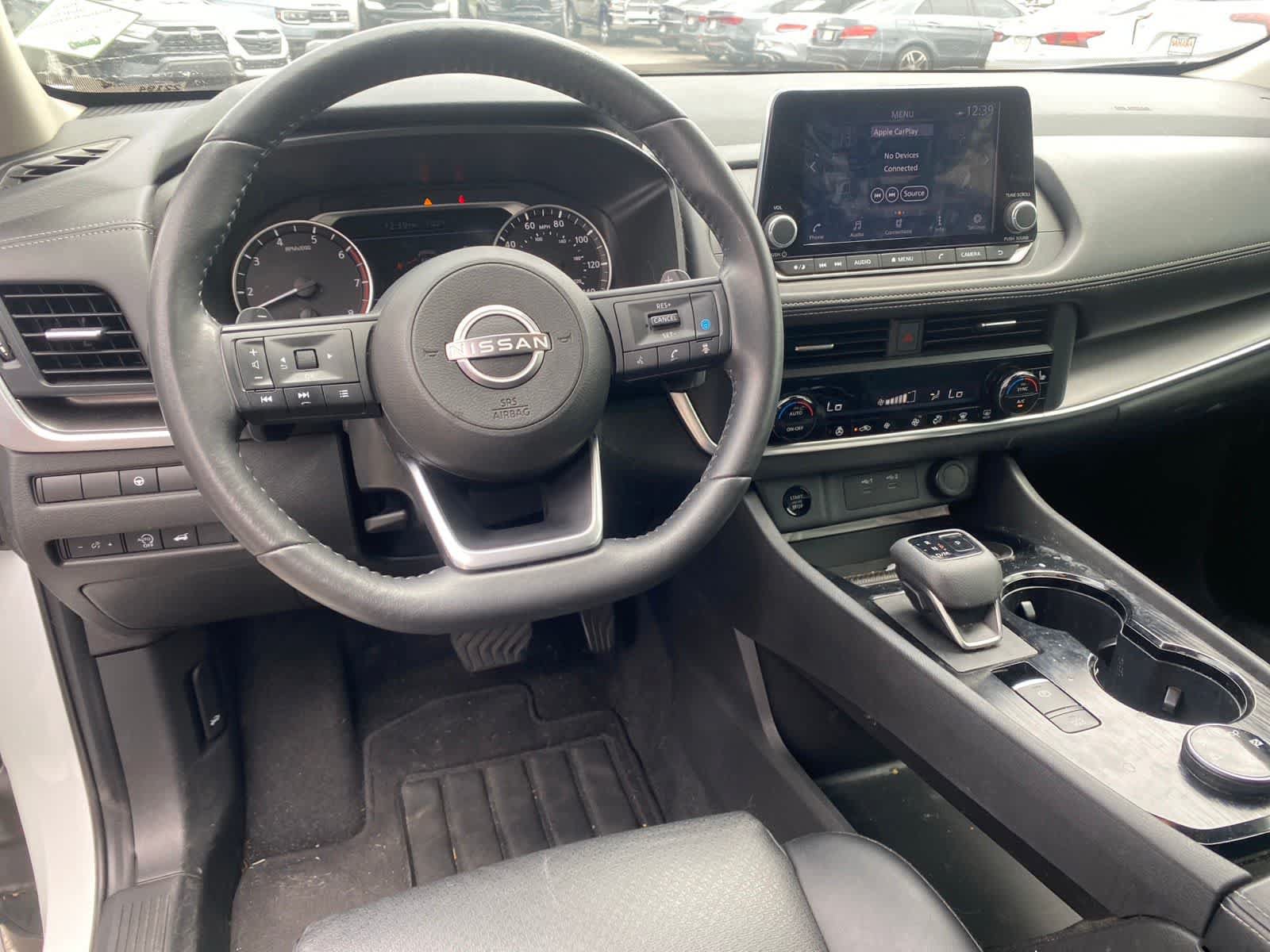 Used 2024 Nissan Rogue SV w/ SV Premium Package AWD/4WD image 11
