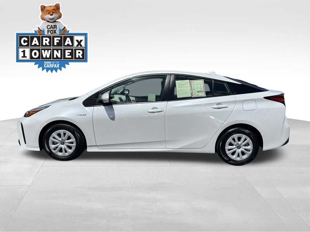 Certified 2022 Toyota Prius LE FWD image 2