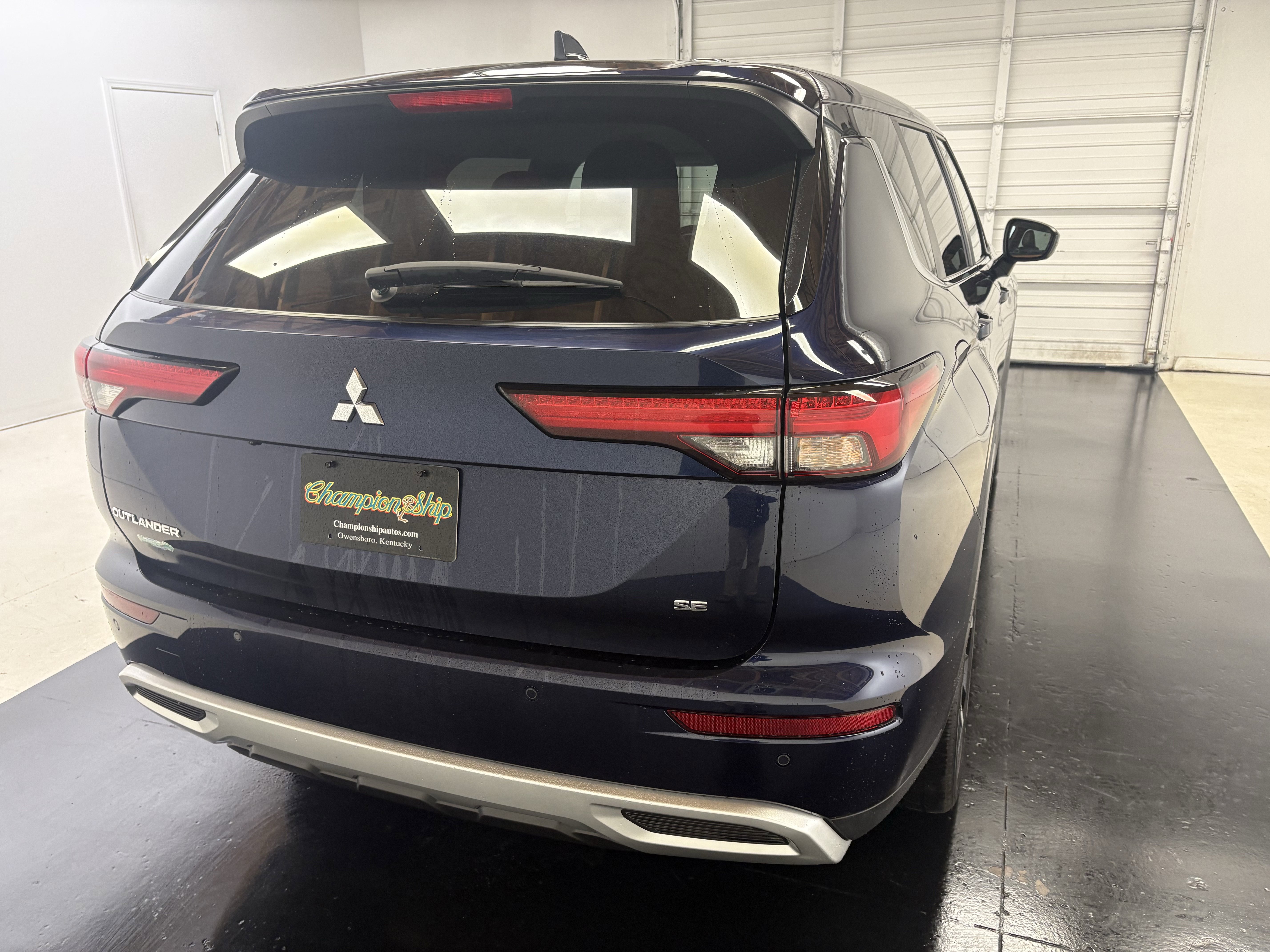 Used 2024 Mitsubishi Outlander SE Black Edition image 14