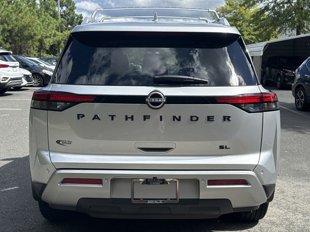 Used 2025 Nissan Pathfinder SL w/ Black Appearance Package FWD image 6