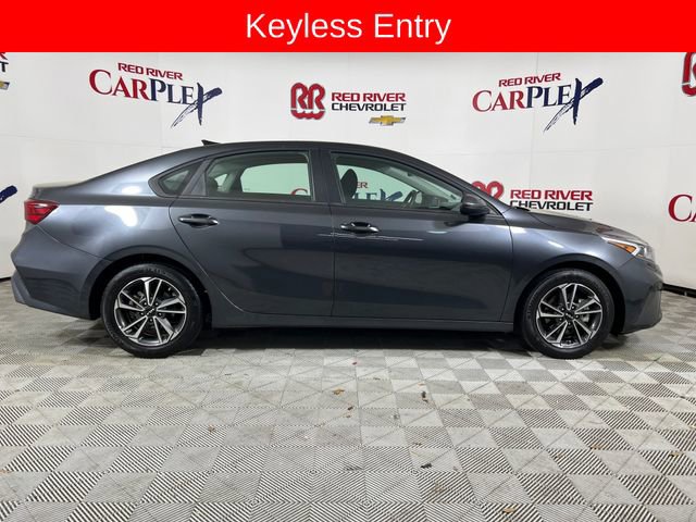 Used 2024 Kia Forte LXS image 9