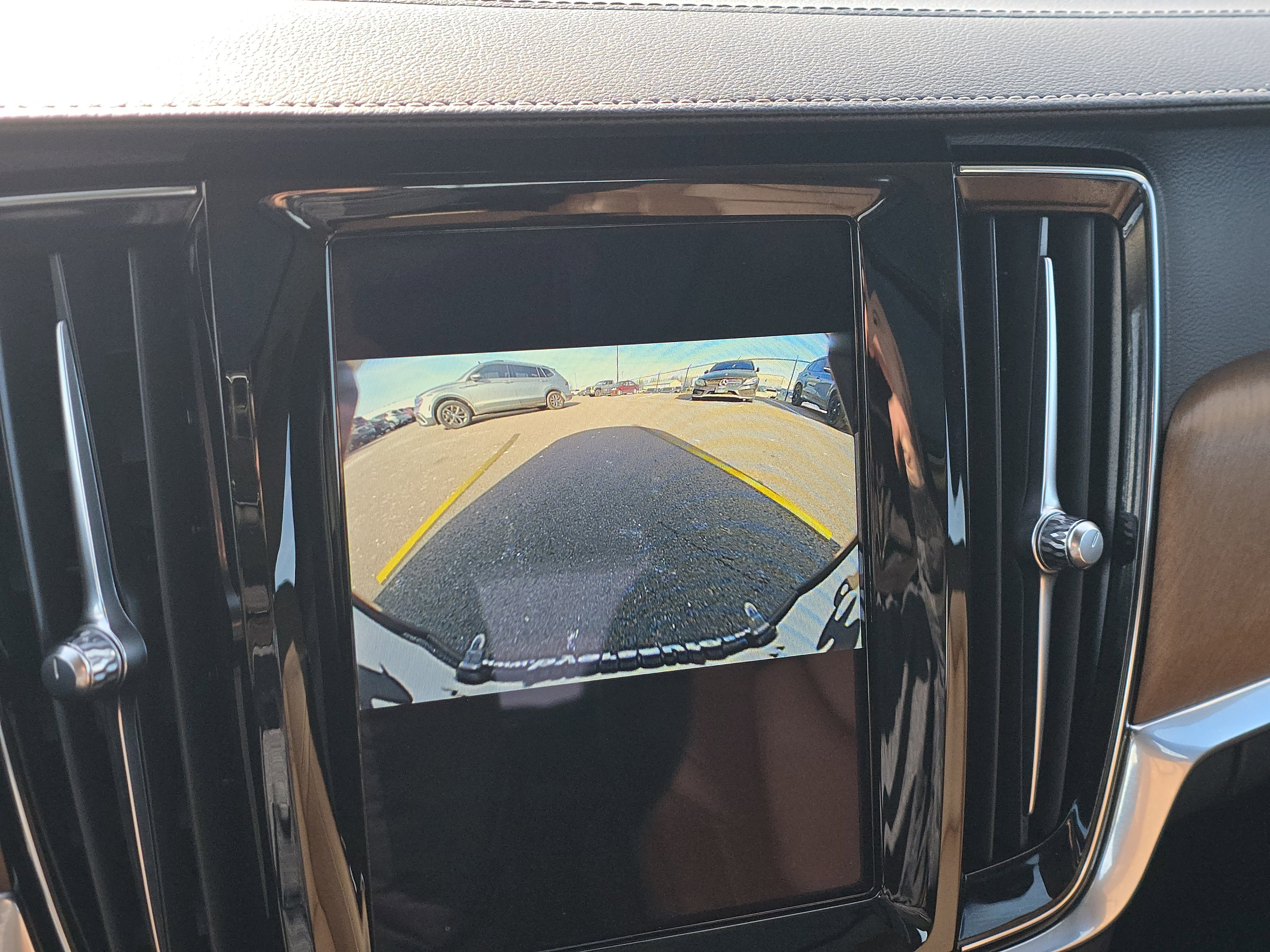 Used 2020 Volvo S90 T8 Inscription image 13