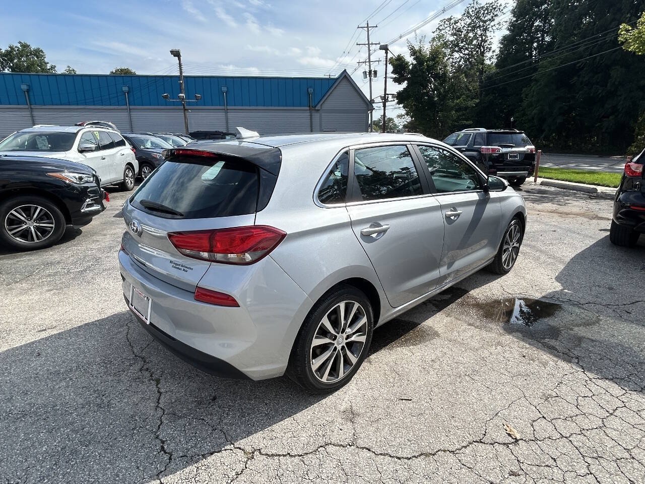 Used 2020 Hyundai Elantra GT FWD image 12