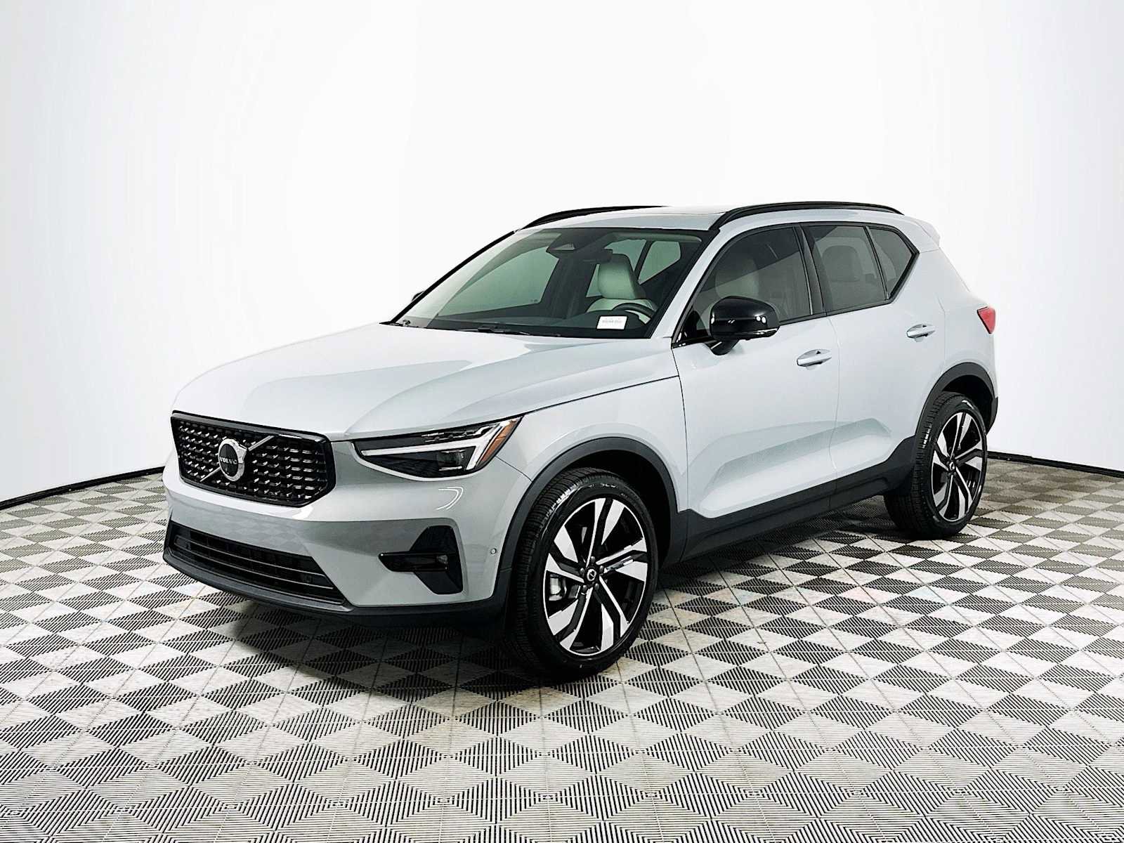 New 2026 Volvo XC40 B5 Ultra w/ Climate Package AWD/4WD image 3