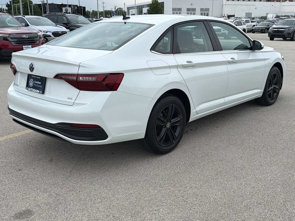 Certified 2023 Volkswagen Jetta SE w/ Panoramic Sunroof Package FWD image 6