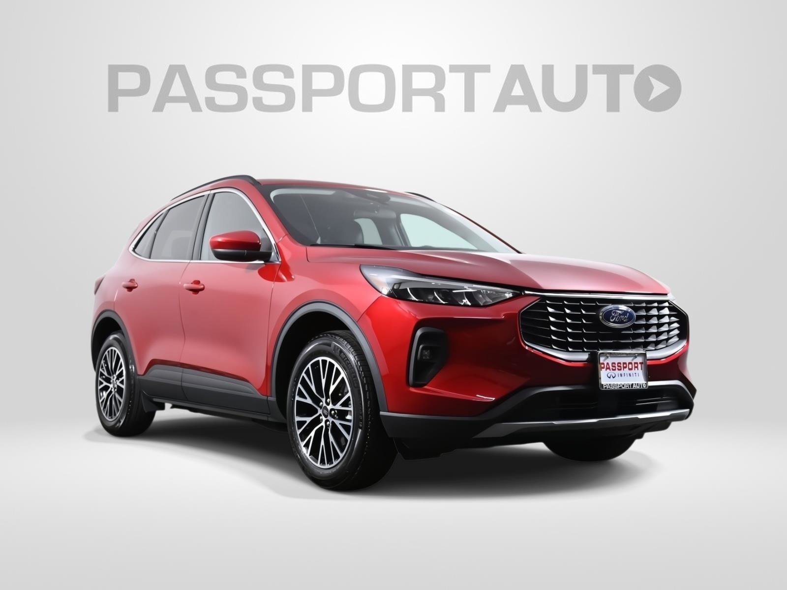 Used 2025 Ford Escape SE image 3