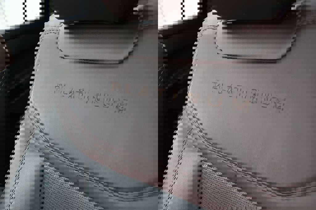 Used 2022 Ford Explorer Platinum w/ Equipment Group 601A image 19