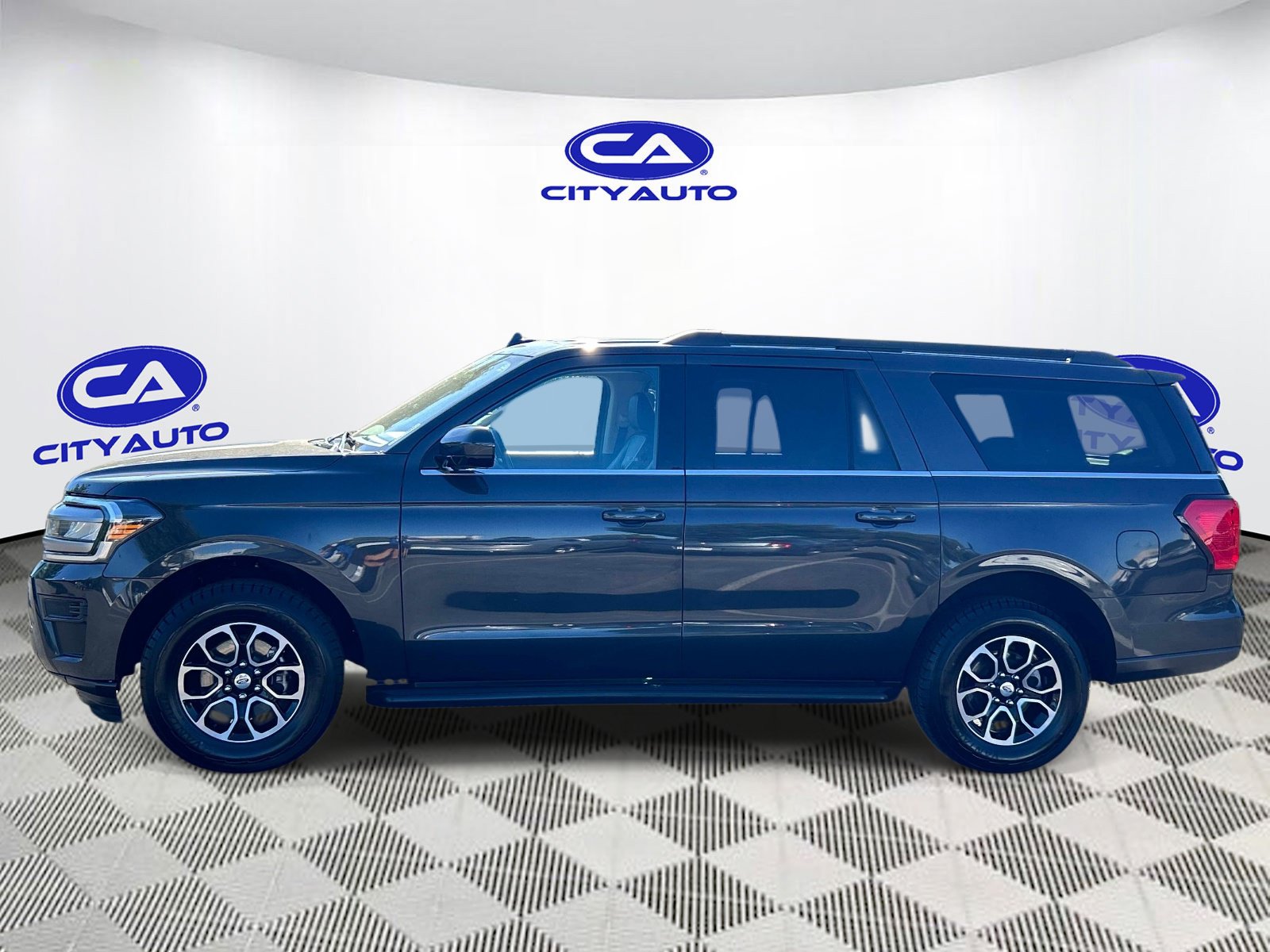Used 2024 Ford Expedition Max XLT RWD image 7