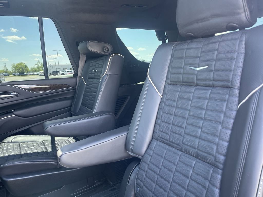 Used 2023 Cadillac Escalade Sport Platinum w/ LPO, ONYX Package AWD/4WD image 29