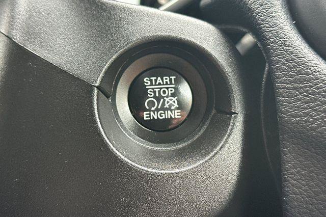 Used 2017 Jeep Compass Latitude FWD image 22