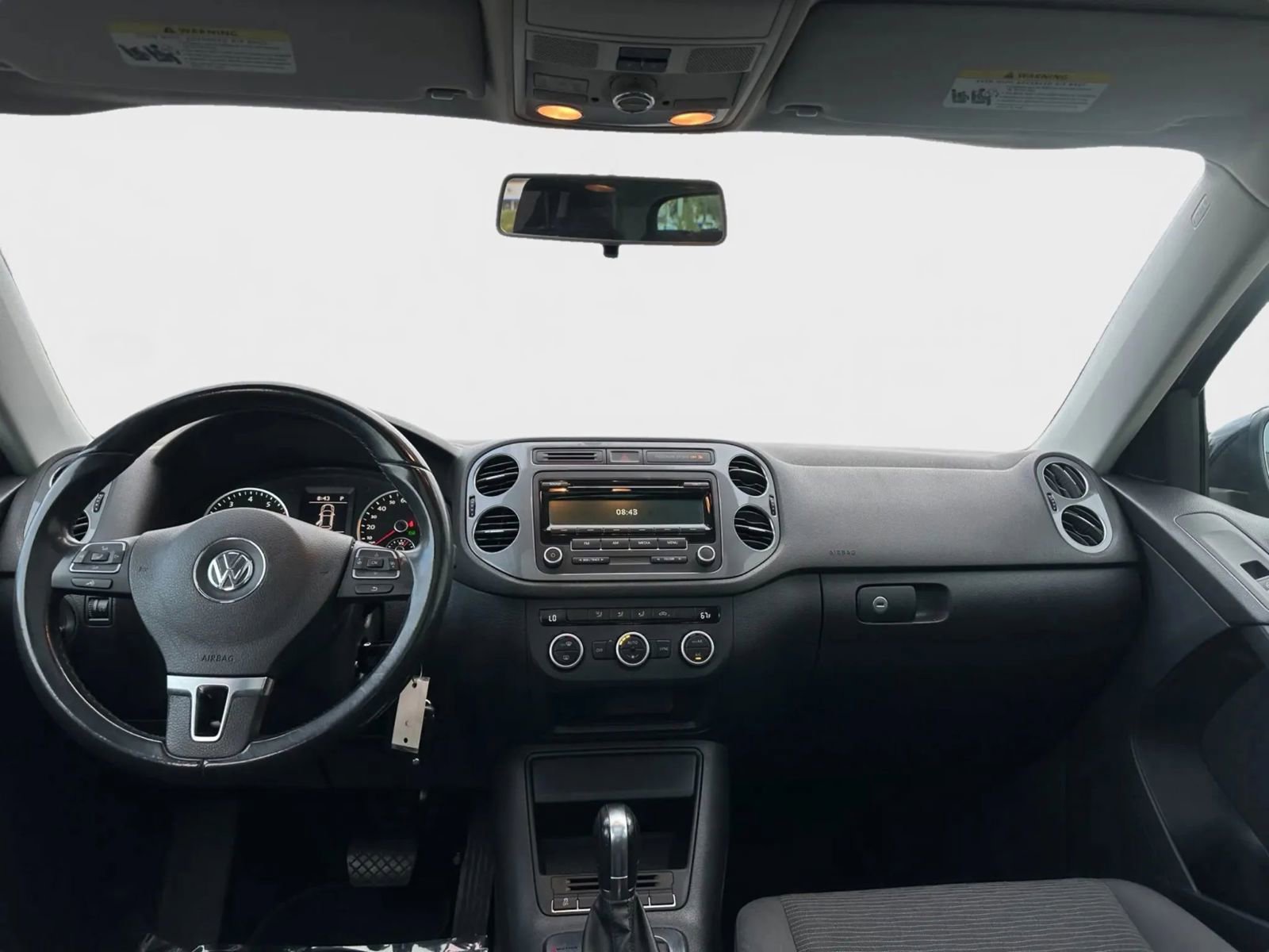 Used 2013 Volkswagen Tiguan S image 9