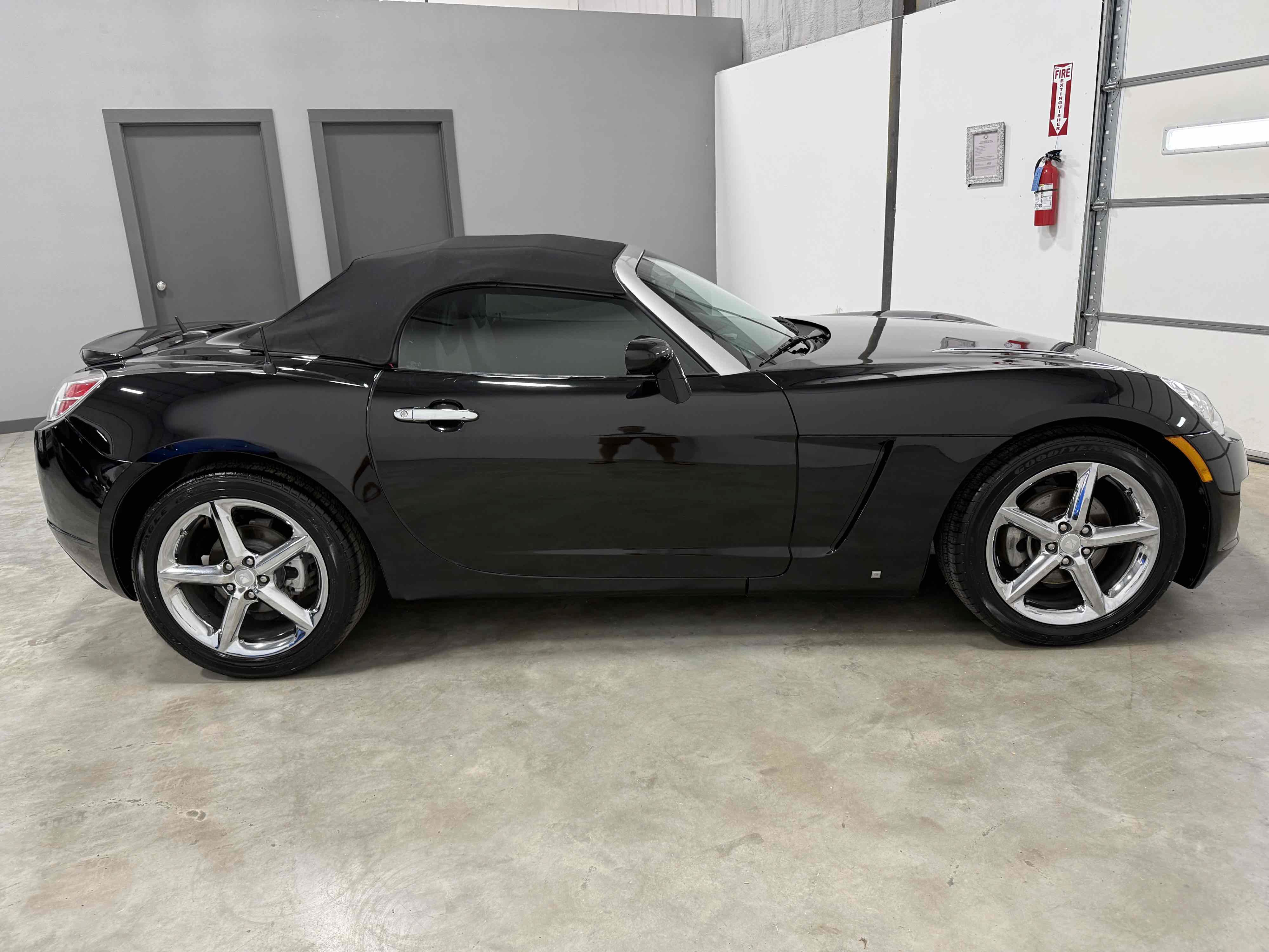 Used 2009 Saturn Sky w/ Premium Trim Package RWD image 29
