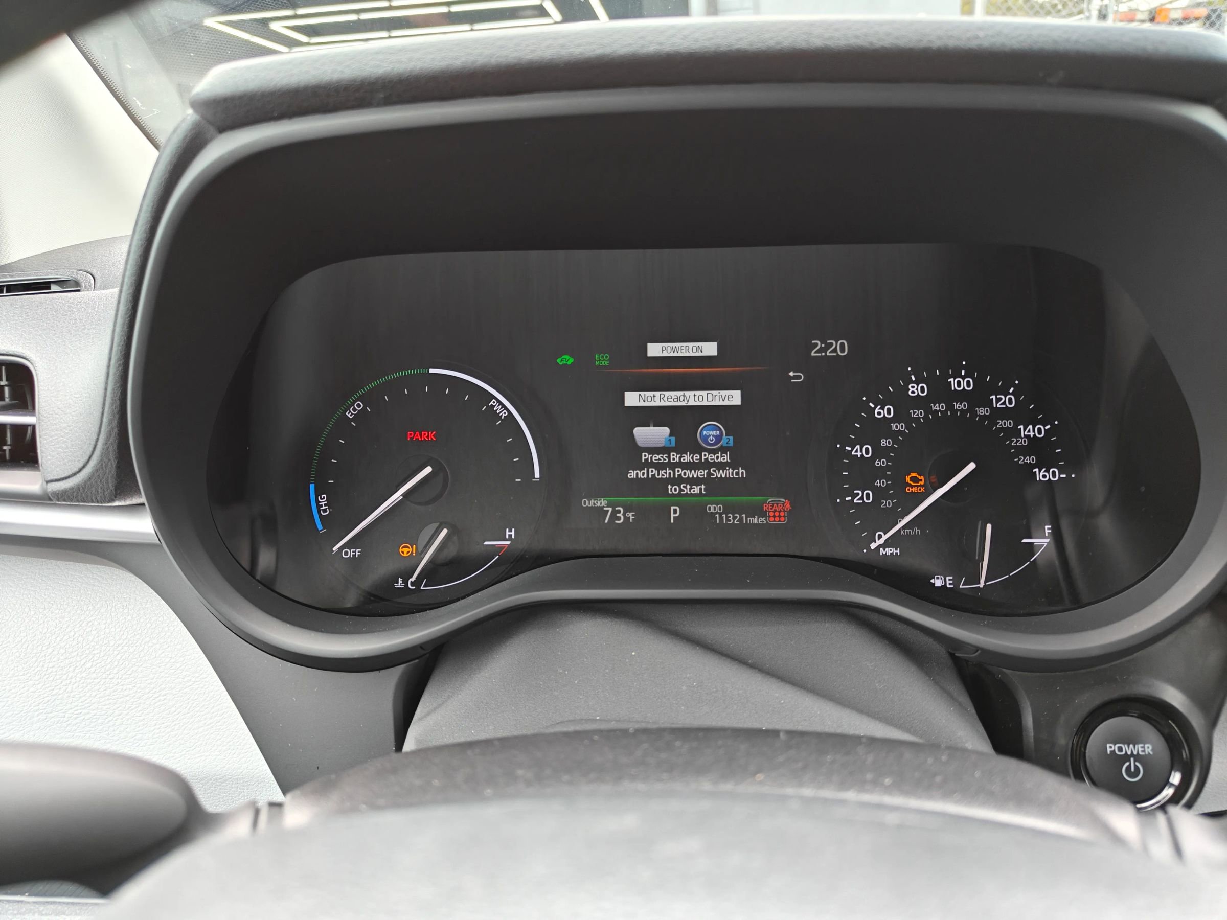 Used 2025 Toyota Sienna LE image 11