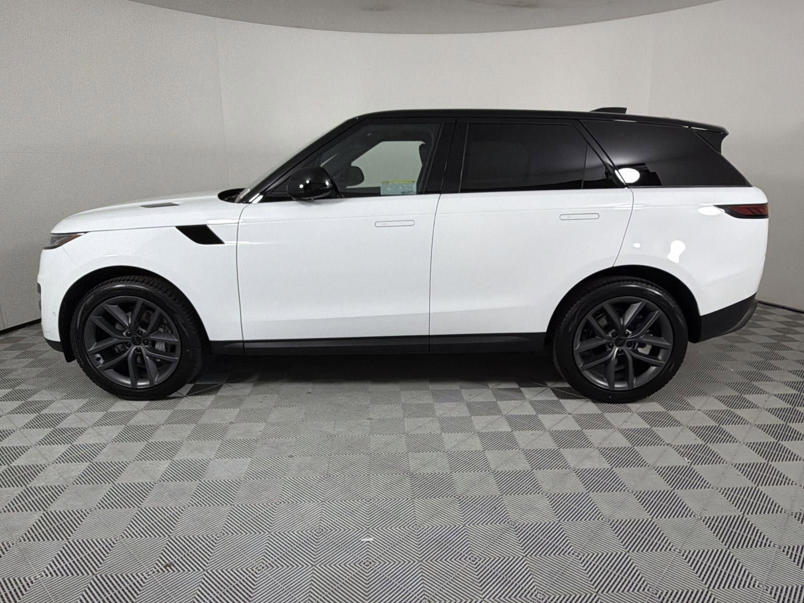 New 2026 Land Rover Range Rover Sport SE image 2