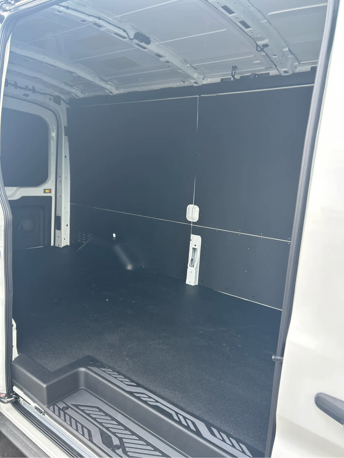 New 2026 Ford Transit 250 148 Medium Roof w/ Load Area Protection Package RWD image 15