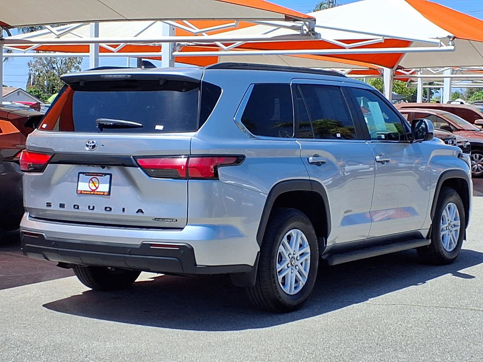 Certified 2025 Toyota Sequoia SR5 AWD/4WD image 4