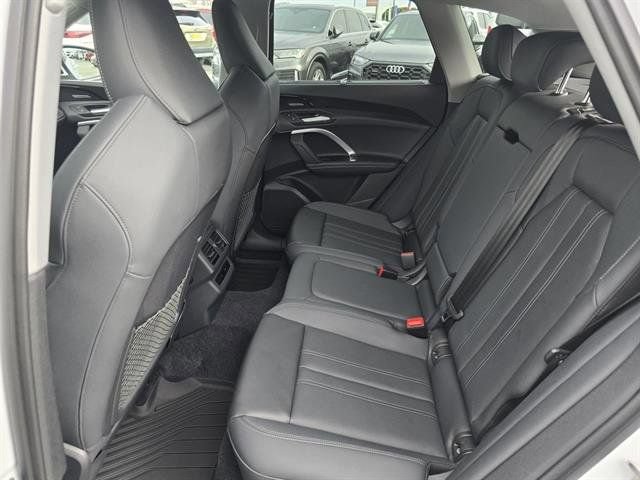 Used 2025 Audi Q5 Premium AWD/4WD image 12