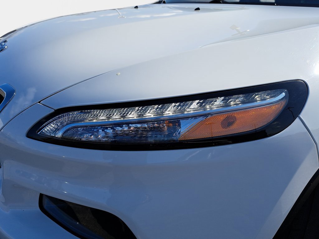 Used 2017 Jeep Cherokee Limited image 28