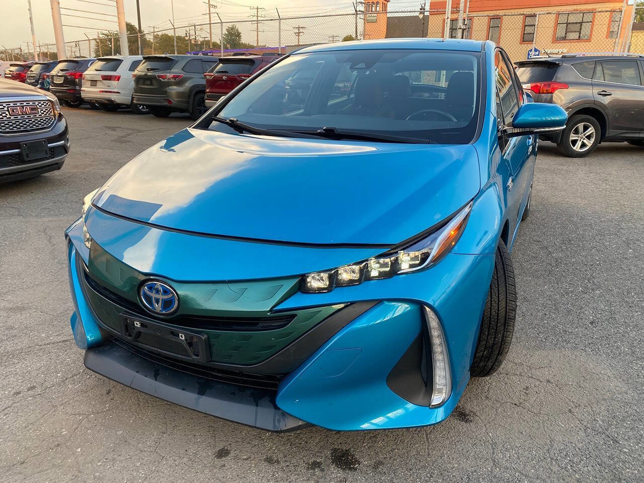 Used 2017 Toyota Prius Prime Plus image 2