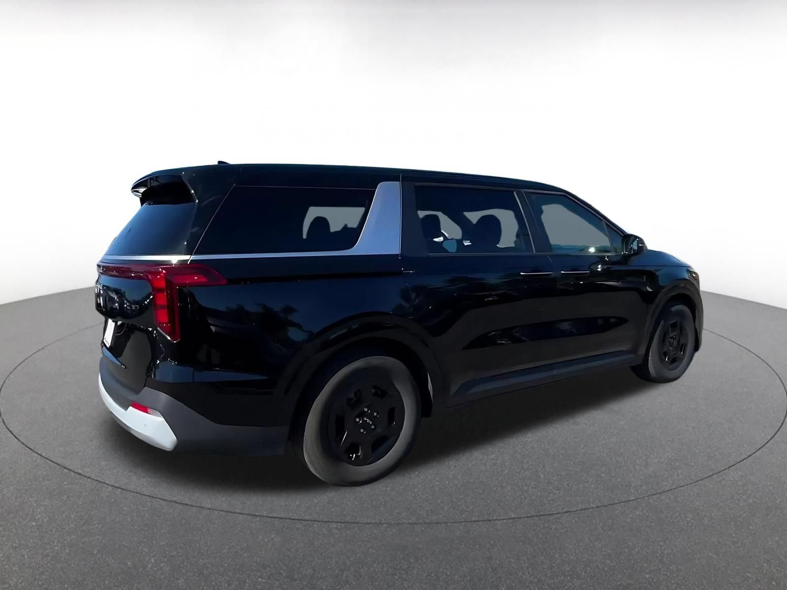 Used 2026 Kia Carnival FWD image 14