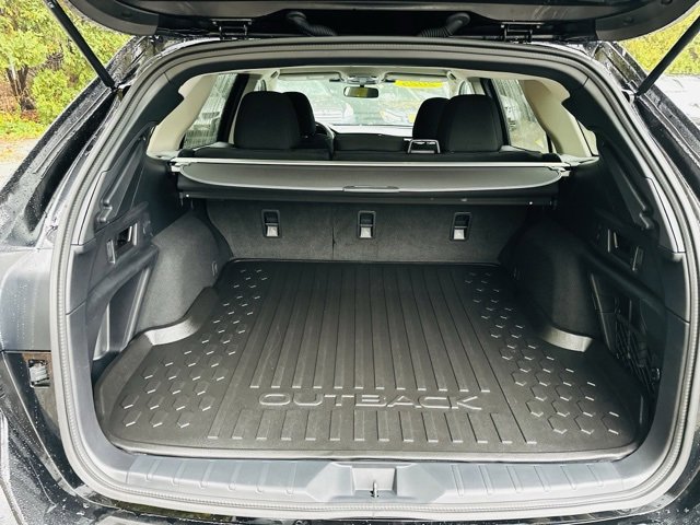 Used 2025 Subaru Outback Premium image 22