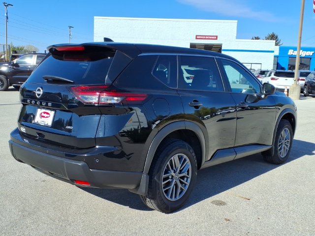 Used 2024 Nissan Rogue S AWD/4WD image 5