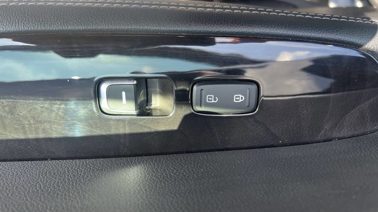 Used 2017 Kia Sorento L image 19