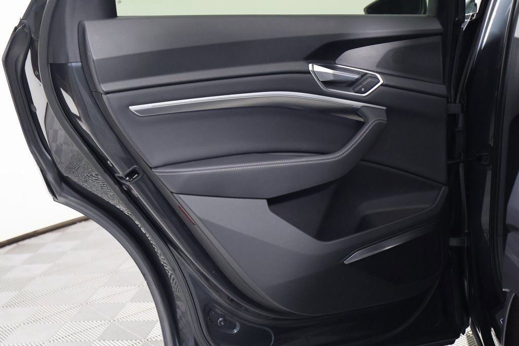 Used 2019 Audi e-tron Premium Plus image 13