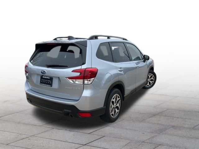 Used 2024 Subaru Forester Premium AWD/4WD image 5