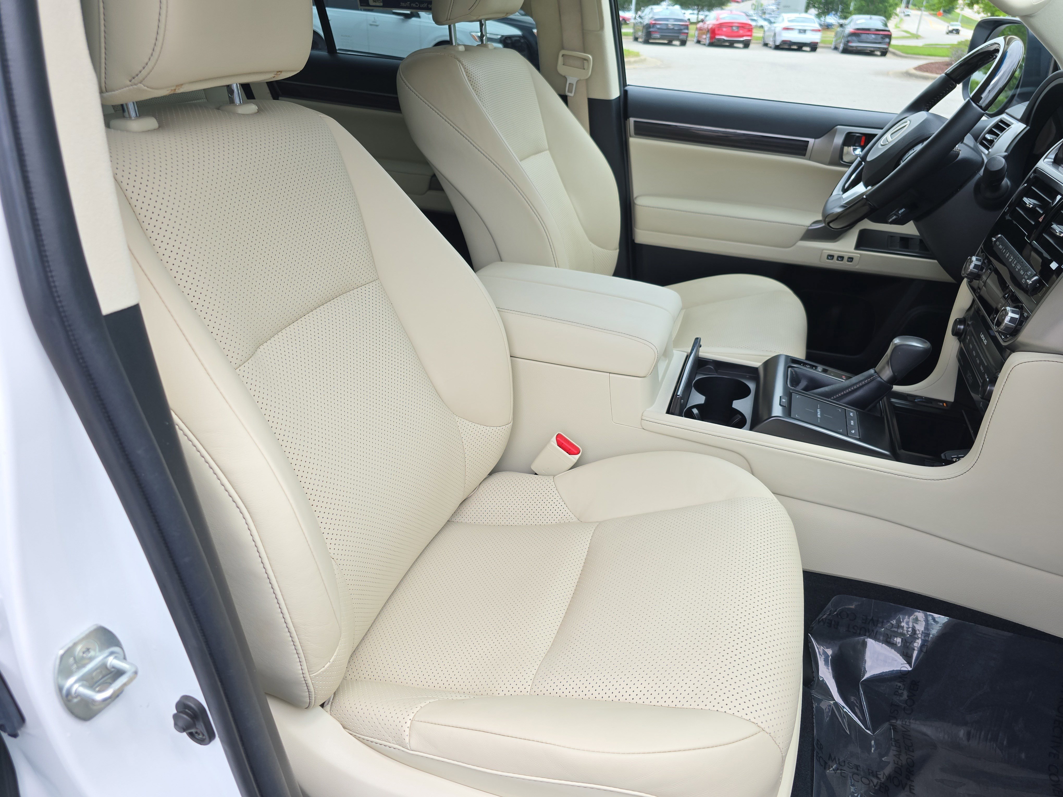 Used 2022 Lexus GX 460 Luxury w/ Accessory Package AWD/4WD image 10