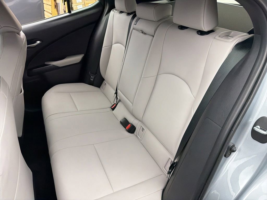 Used 2023 Lexus UX 250h AWD w/ Accessory Package (Z2) image 22