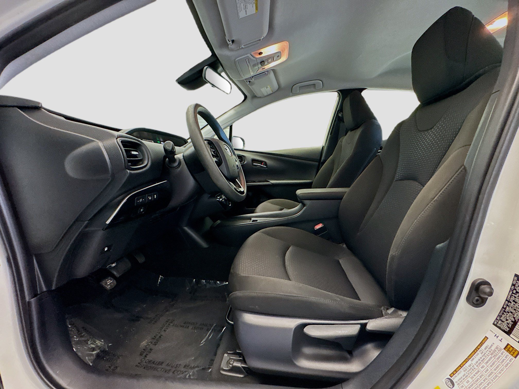 Used 2020 Toyota Prius LE FWD image 13