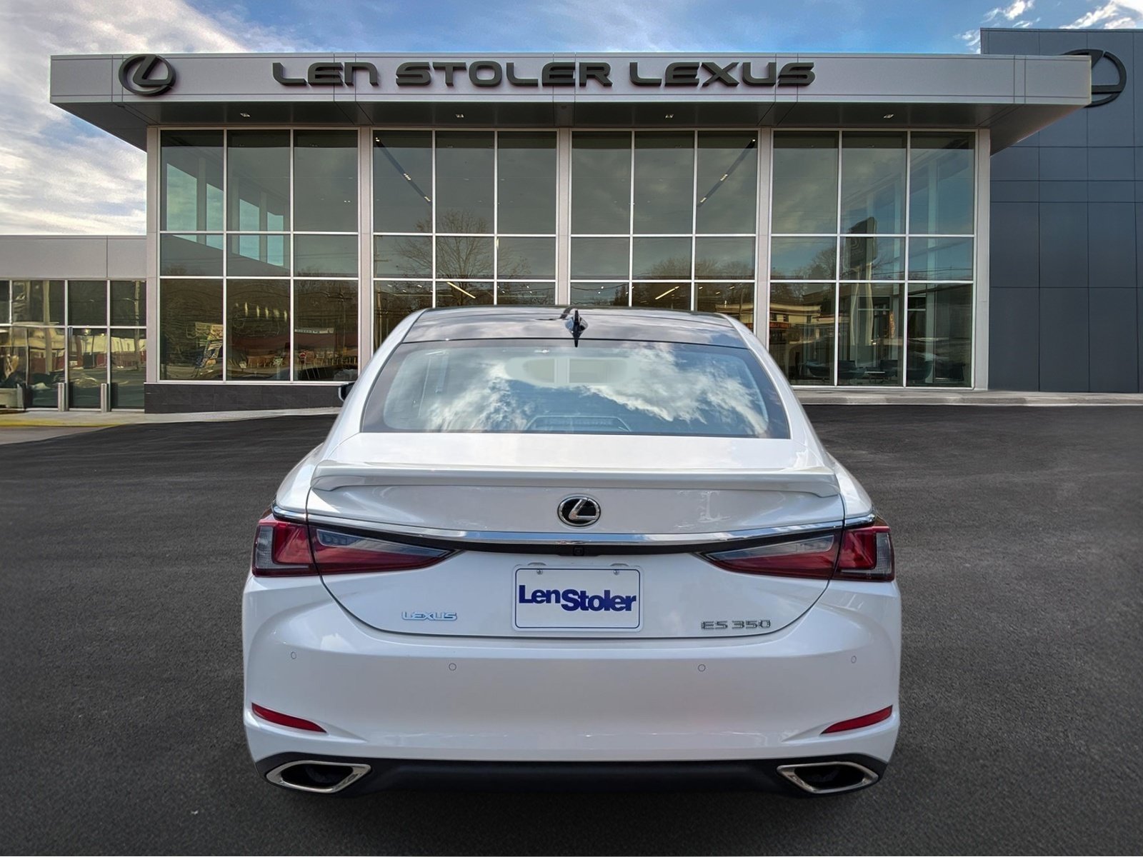 Certified 2025 Lexus ES 350 Ultra Luxury w/ Accessory Package (Z1) FWD image 4