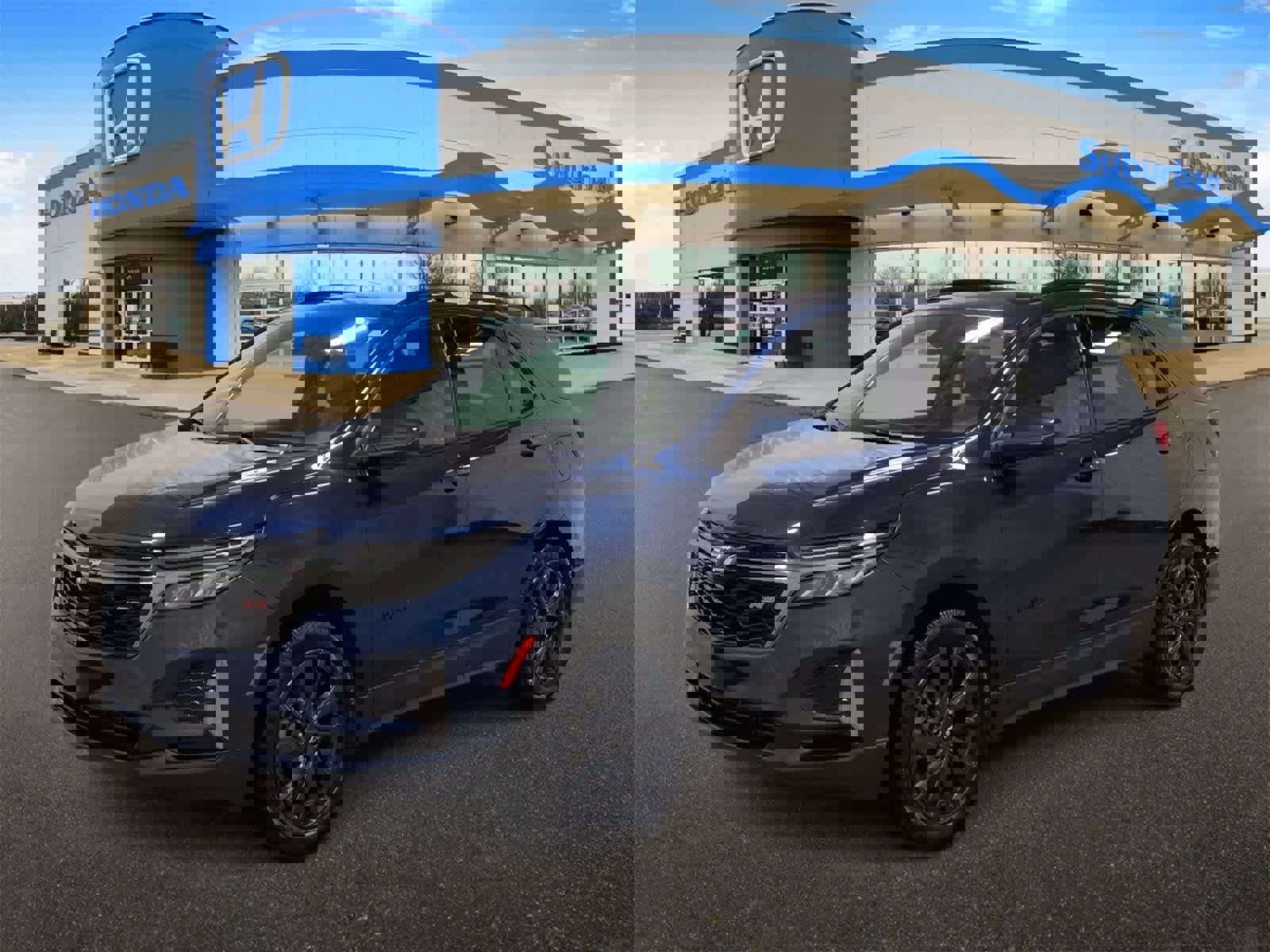 Used 2022 Chevrolet Equinox RS w/ LPO, Floor Liner Package image 4