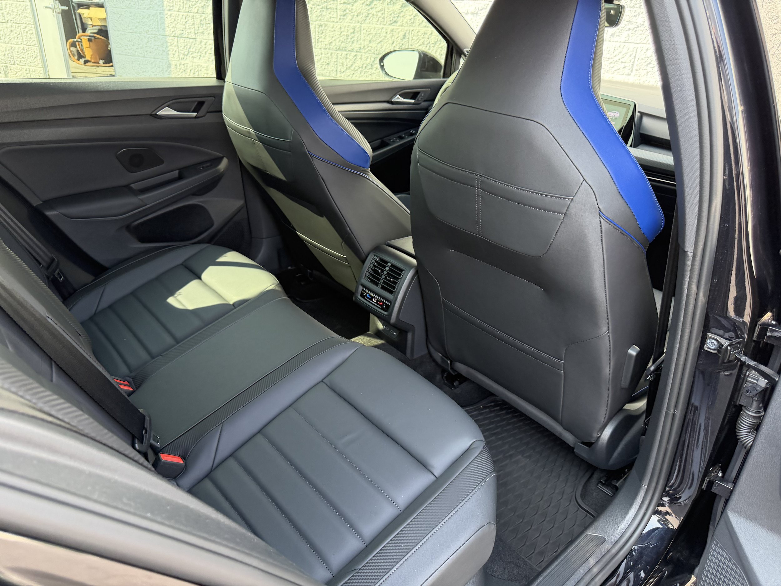 Used 2024 Volkswagen Golf R AWD/4WD image 29