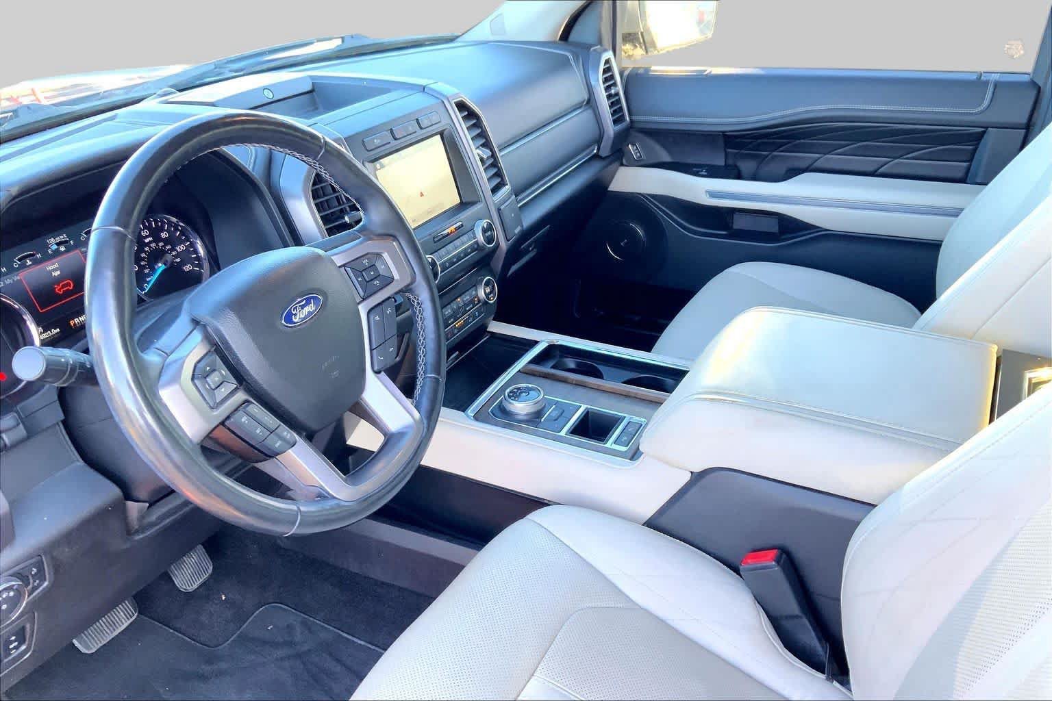 Used 2018 Ford Expedition Platinum RWD image 18