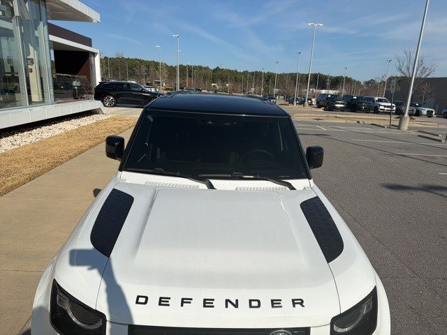 Used 2025 Land Rover Defender 110 S image 22