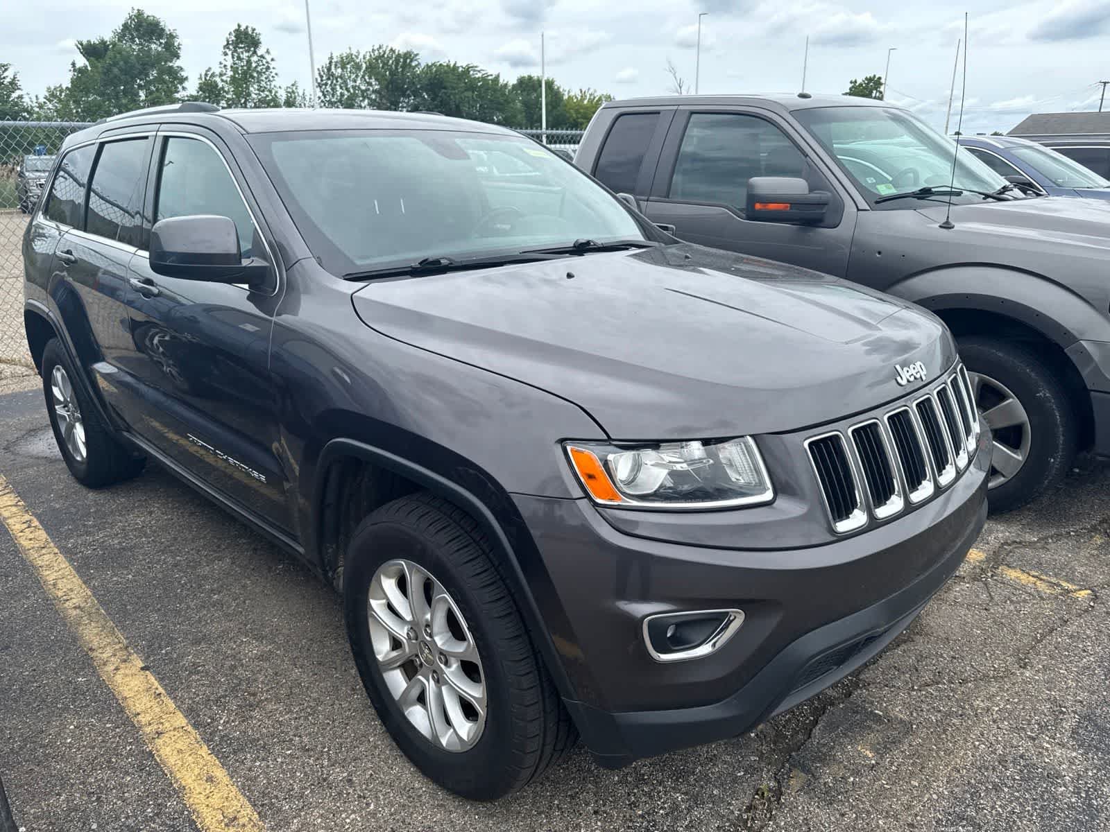 Used 2014 Jeep Grand Cherokee Laredo w/ 18" Wheel & 8.4" Radio Group AWD/4WD image 9