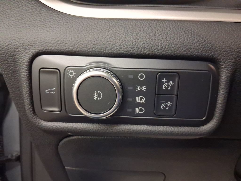 Used 2022 Ford Explorer XLT w/ Equipment Group 202A AWD/4WD image 20