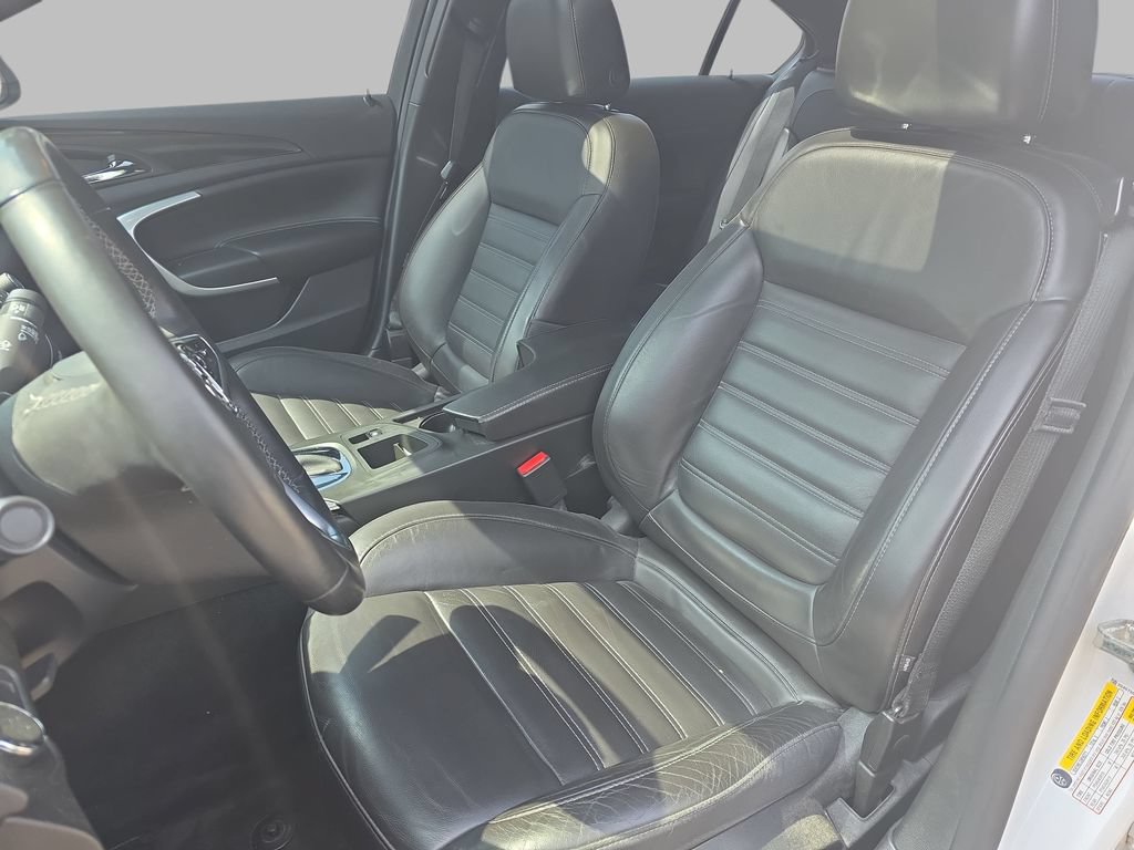 Certified 2017 Buick Regal GS w/ Driver Confidence Package #2 FWD image 15