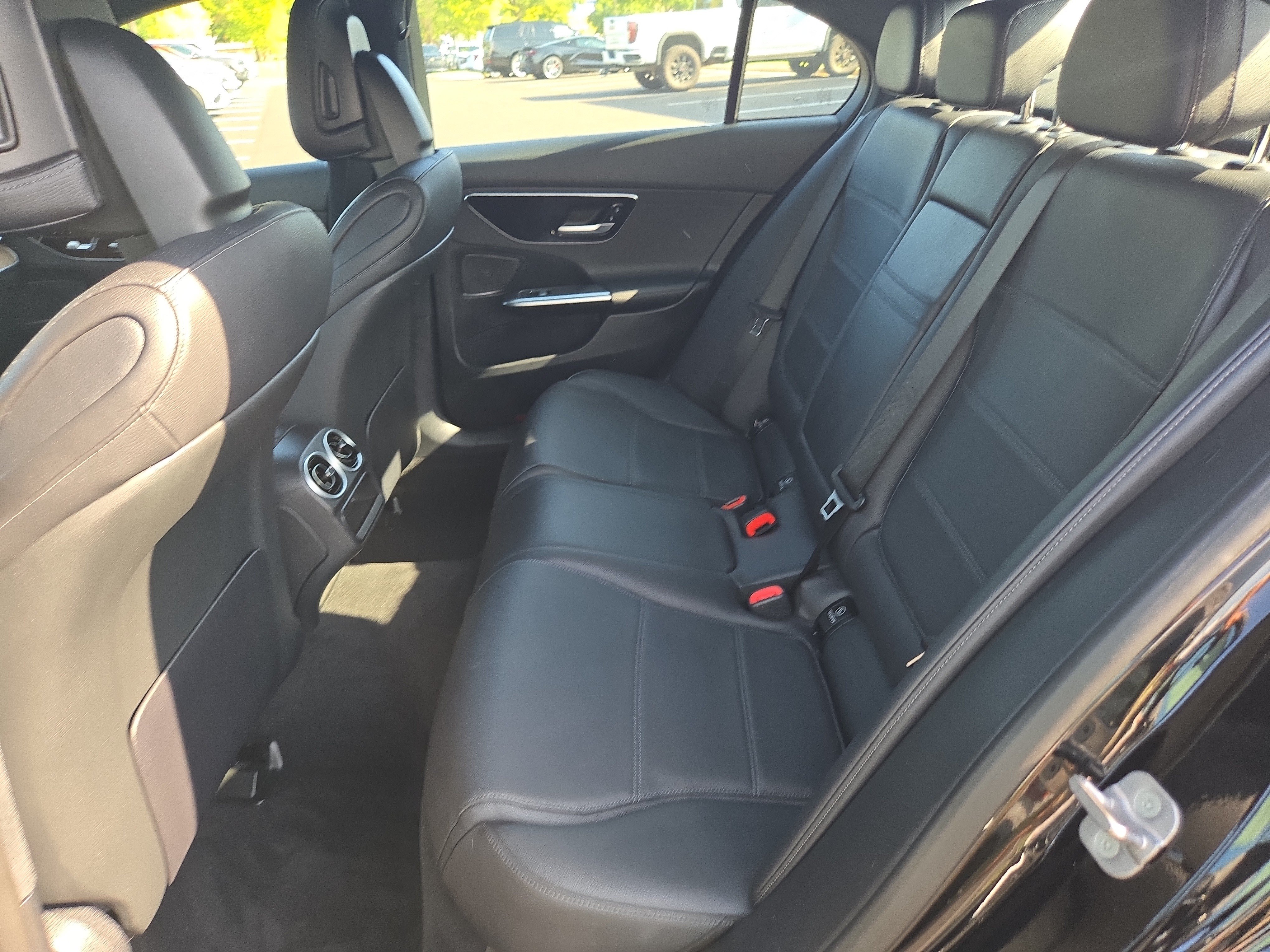 Used 2025 Mercedes-Benz C 300 4MATIC Sedan image 19