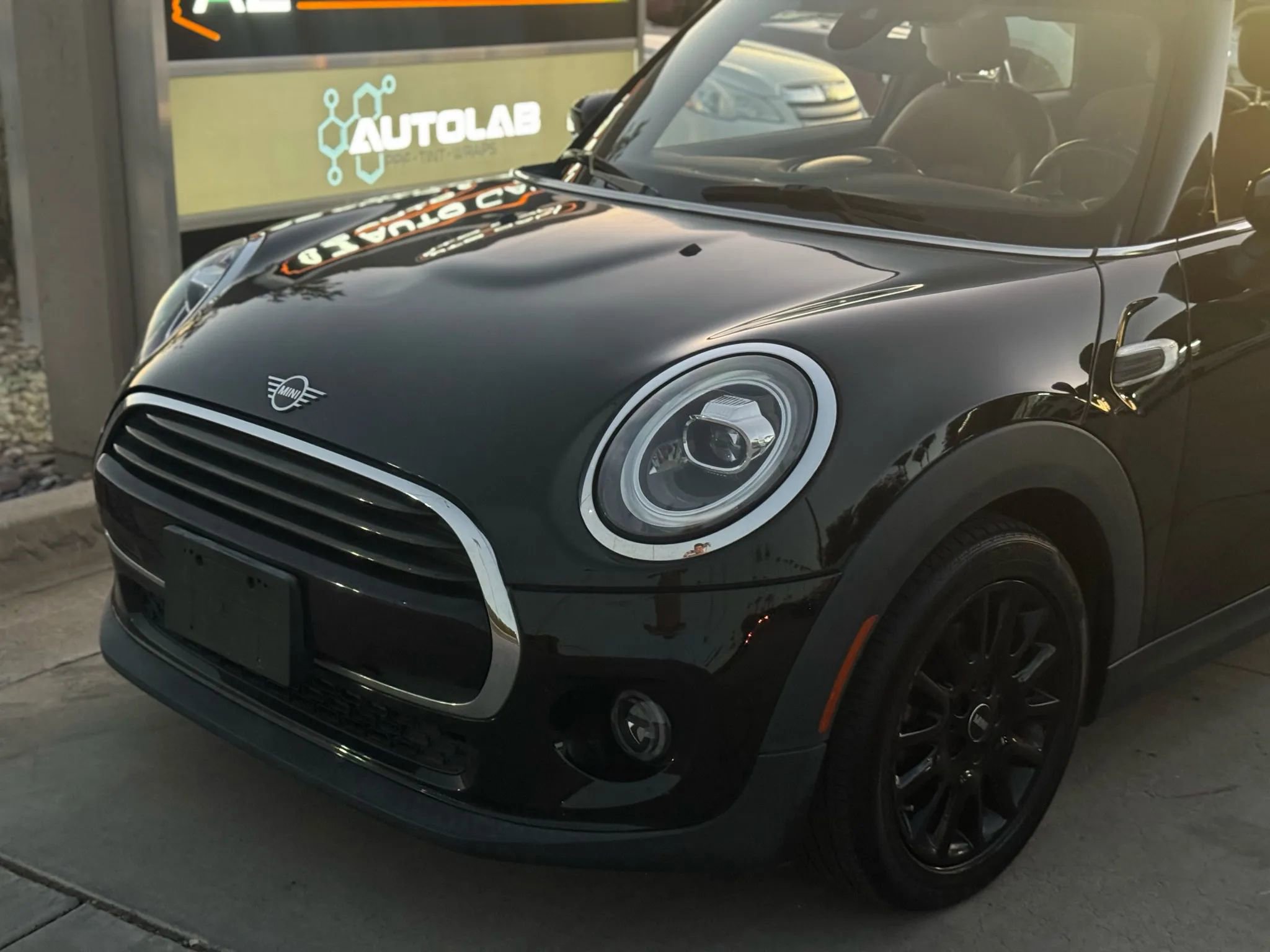 Used 2021 MINI Cooper 2-Door Hardtop w/ Signature Upholstery Package image 13