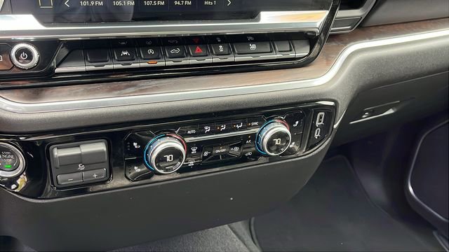 Used 2026 GMC Sierra 1500 SLT AWD/4WD image 16