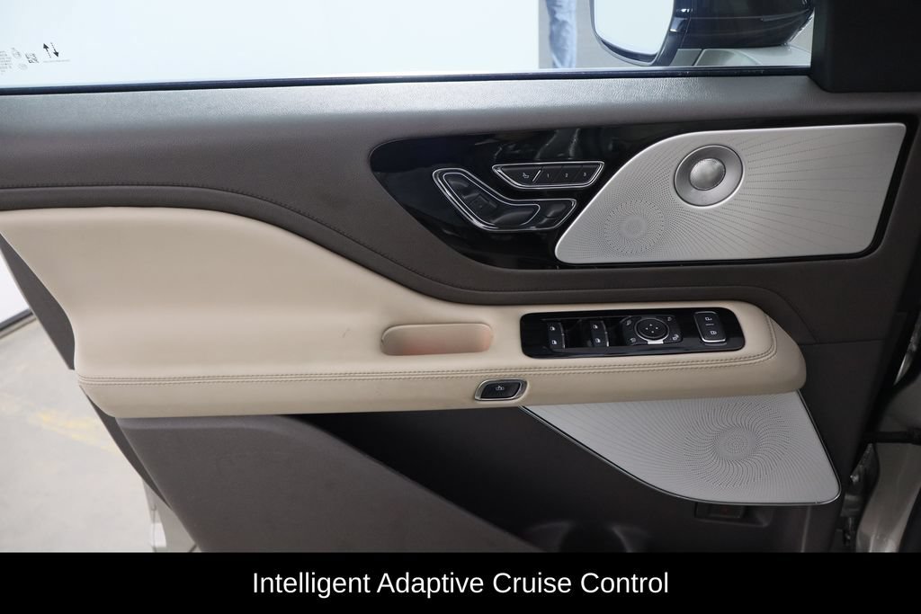 Used 2023 Lincoln Aviator Reserve w/ Equipment Group 201A AWD/4WD image 16