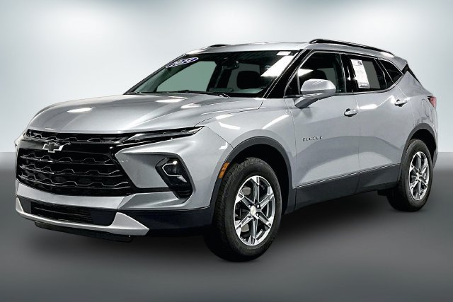Used 2024 Chevrolet Blazer LT w/ Convenience Package FWD image 3